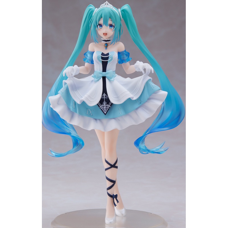 Hatsune Miku Wonderland Figure – Cinderella